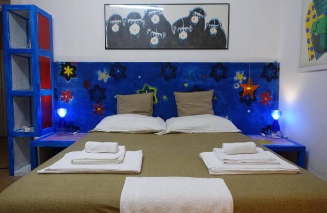 aKasa by Fock: eCulure Deluxe Double Bed with Sofa Bed 1 1/2