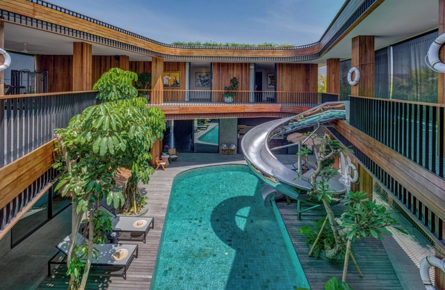 Akashi Residence | 6BR Luxe Villa Pool Slide