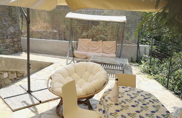 ALASSIO APARTMENT IN VILLA WITH GARDEN fenced Wi-Fi / TV