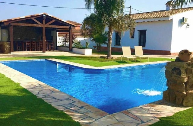 Alazan Chiclana de la Frontera by Ruralidays