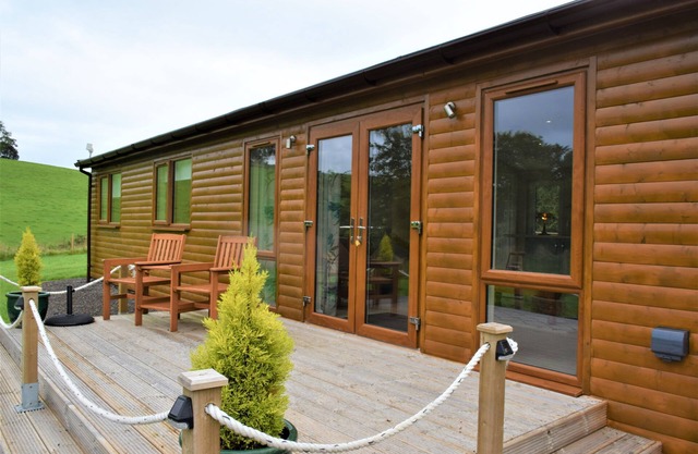Alderneuk Lodge - a lodge that sleeps 3 guests in 2 bedrooms