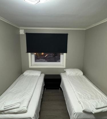 Alesund bedroom with shared shower