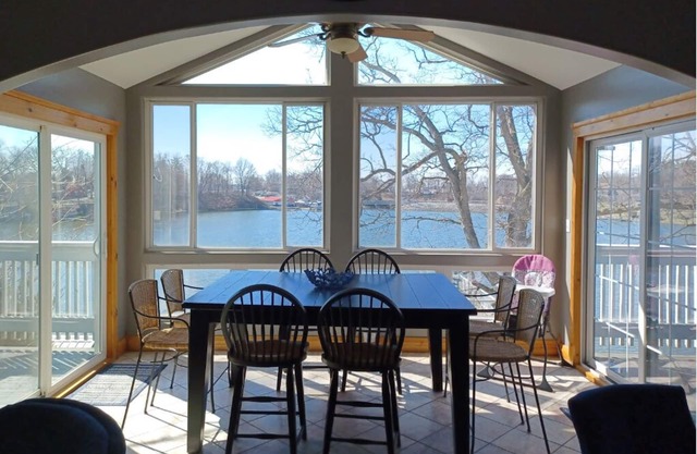 Alexander’s Landing Penthouse - Lakefront, Balcony, and Room to Relax