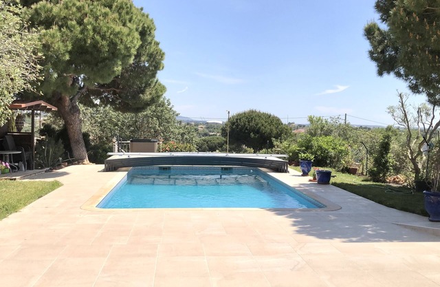 Algarve Faro, Detached quiet 4 pax house, Fenced, Heated pool, Wifi A/C Sat-TV