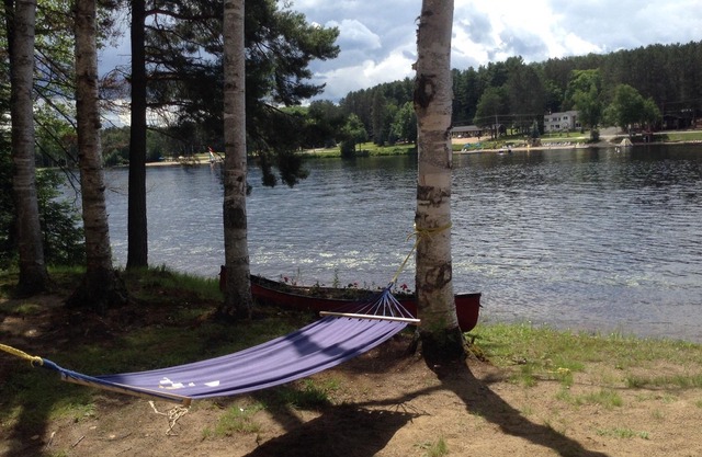 Algonquin Lakeside Inn