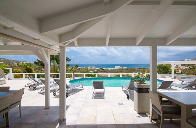 Alizee by Island Properties Online