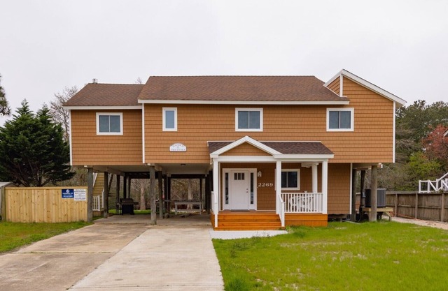 ALL NEW for 2024! Walk to Beach, Pool, Dog Friendly!