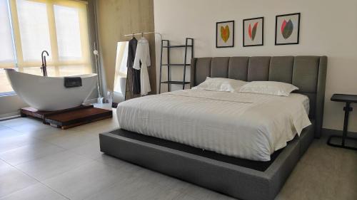 Allbes Sunsuria Forum Soho Suite Room