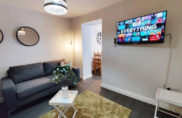 Alma Accommodation - TV in Every Bedroom!