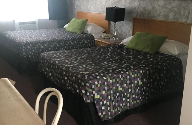 Almada Inn