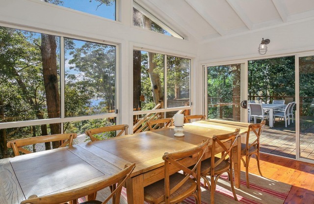 ALMOND COTTAGE | Views, walk to the beach, wifi | Accom Holidays