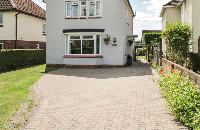 ALVIA, romantic, with a garden in Portskewett
