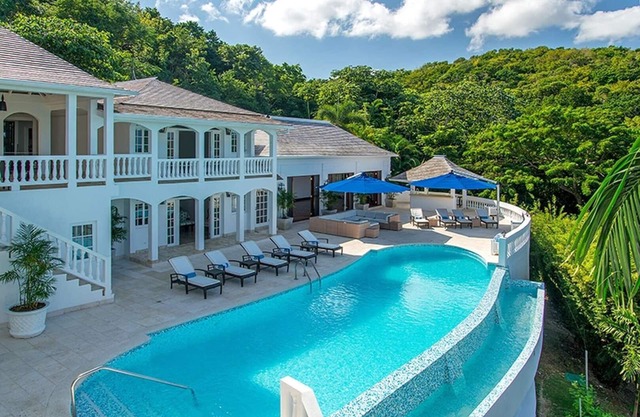 Amana (8/10 Rooms) Luxury villa