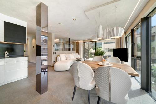 Amaril adults only Loft Premium 210