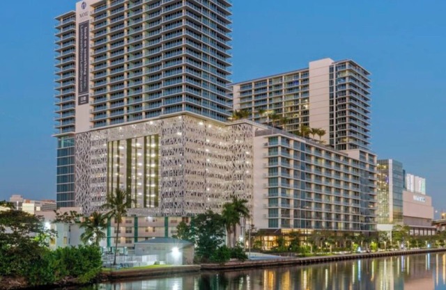 Amazing 2 Bed Room 2 bath Miami High rise with water views