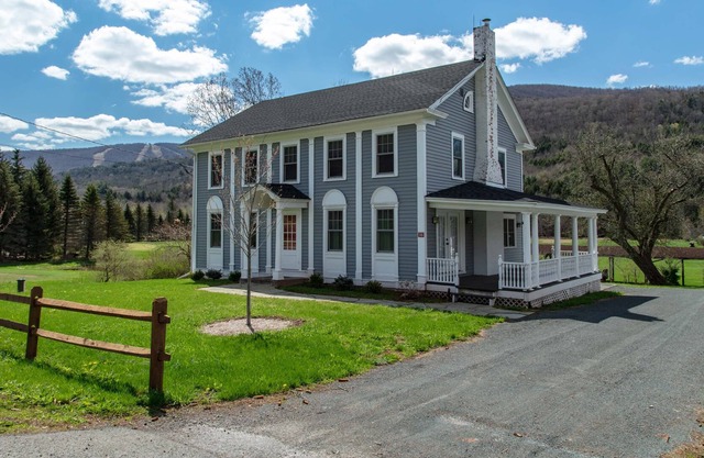 Amazing 4 BR Villa on Windham