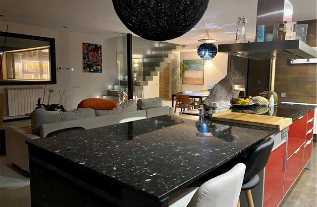 Amazing 400m2 house with pool and view