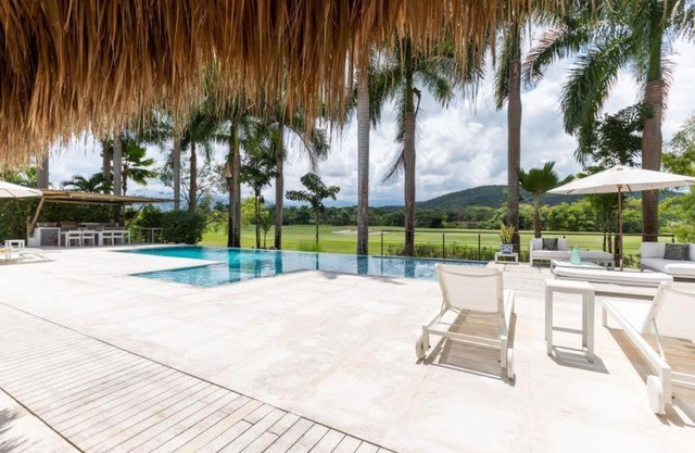 Amazing 4BR Villa with Pool at Mesa de Yeguas