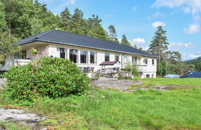 Amazing apartment in øyslebø with WiFi