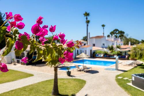 Amazing Carvoeiro Villa Villa Carvoeiro Grande 16 Bedrooms Private Pool & Great For Large Groups Algarve