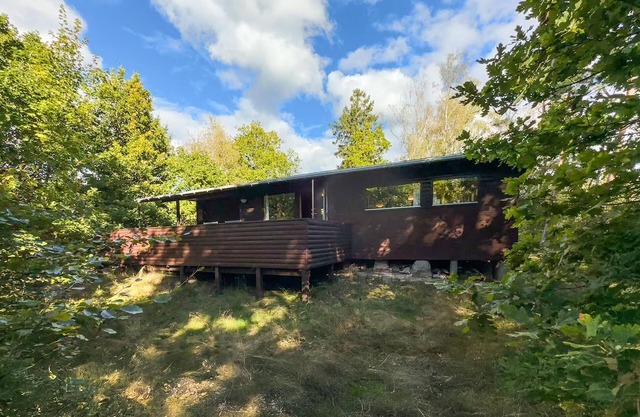 Amazing home in Aakirkeby with WiFi