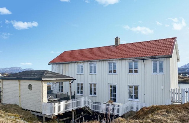Amazing Home In Averøy With Wifi