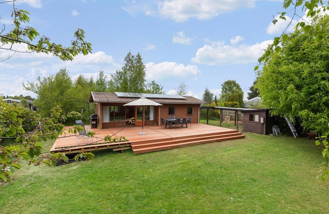 Amazing home in Dronningmølle with WiFi