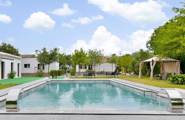 Amazing Home In El Coronil With Wifi