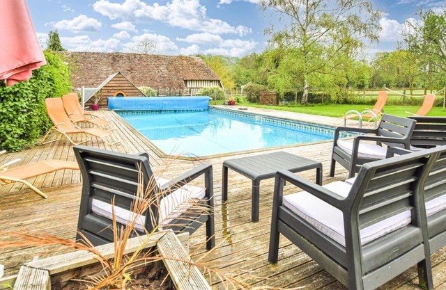 Amazing Home In St Pierre En Auge