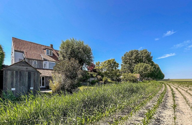 Amazing home in Graauw
