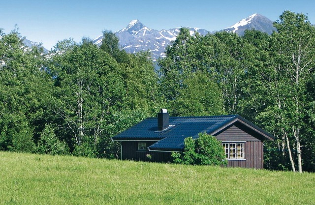 Amazing home in Isfjorden