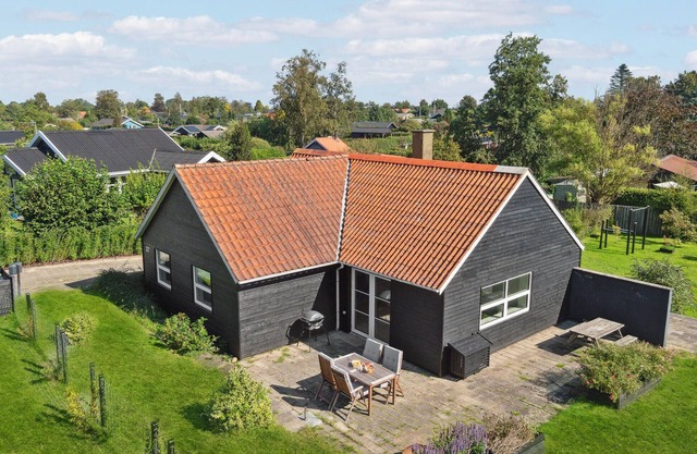 Amazing home in Malling with WiFi