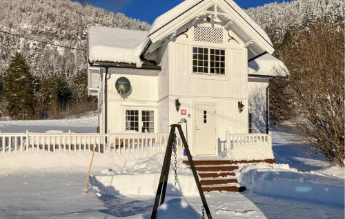 Amazing Home In Nome With Kitchen