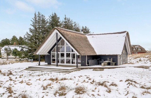 Amazing home in Rømø with kitchen