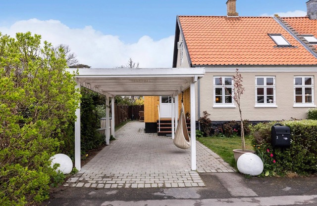 Amazing home in Rønne with WiFi