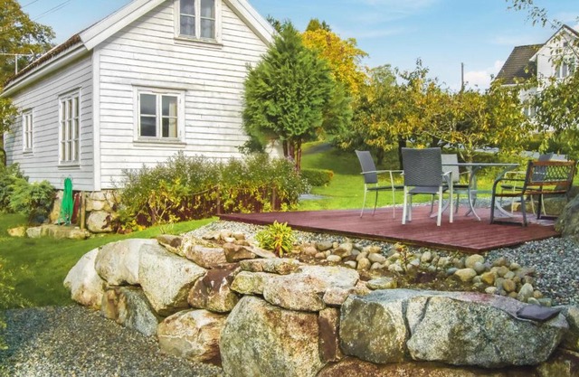 Amazing Home In Skiftun With Wifi