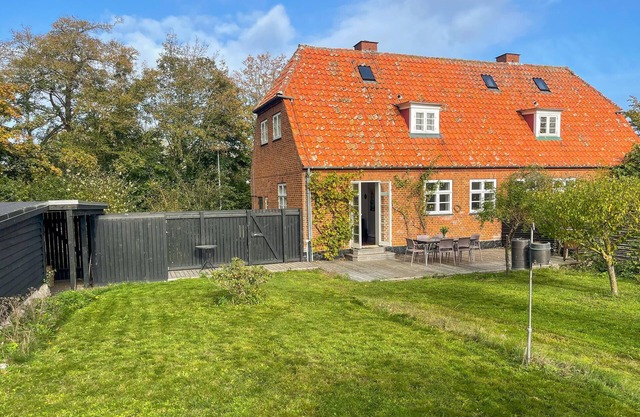 Amazing home in Svaneke with WiFi