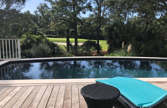 Amazing Pool & Golf Course View -Newly Renovated - 584 Whimbrel Rd
