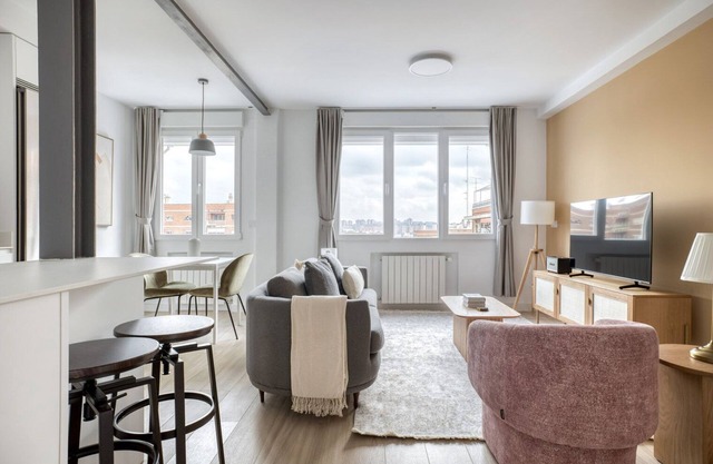 Amazing Retiro 1BR, in the best area of Madrid, by Blueground