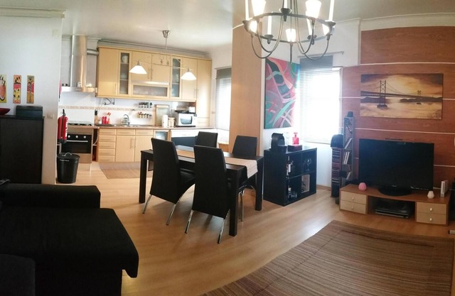 Amora R'sH in Lisbon South Bay