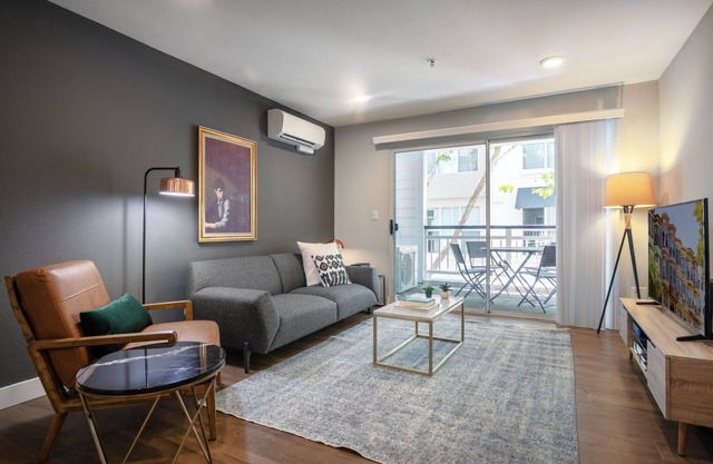 Ample DT Mountain View 2BR w/Pool, Gym, Parking, Patio, by Blueground