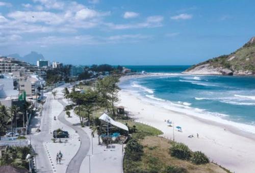 Amplo apt 2 Qdras da Praia do Pontal