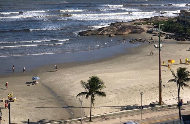 Amplo apto, frente para o mar com 2 garagens - Praia do Sonho