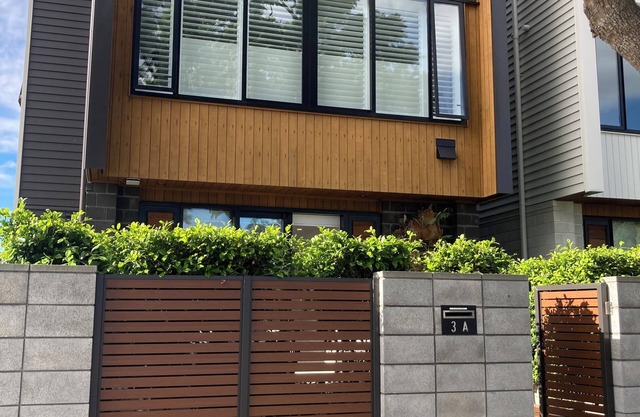 An Ahuriri gem, independent studio away from the busy front row!