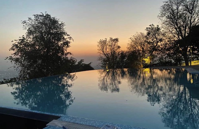 An Extravagant Pushp Villa Overlooking the Ganges