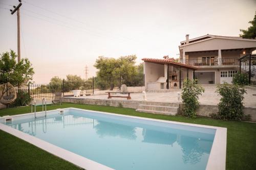 Anax Villa