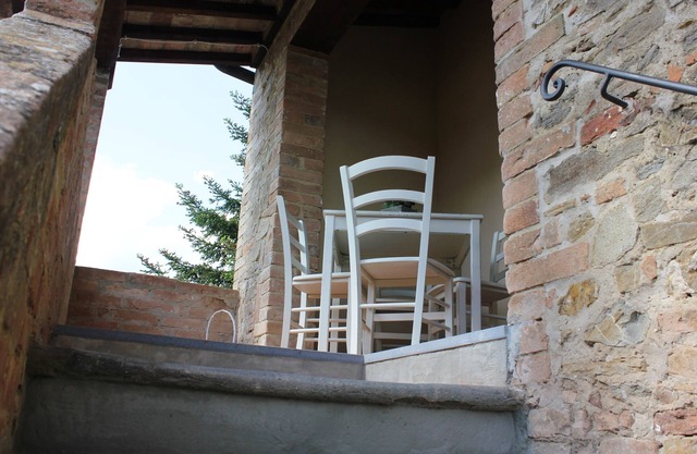 Ancient farmhouse with swimming pool near San Gimignano