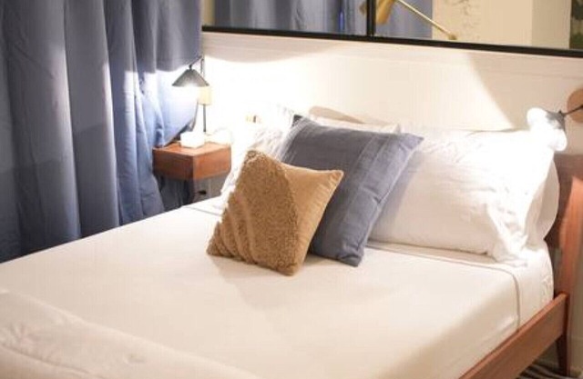 Annabelle 2A - Studio In The Heart Of Night Life