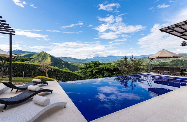 Anp009 - Holiday house with pool and mountain view