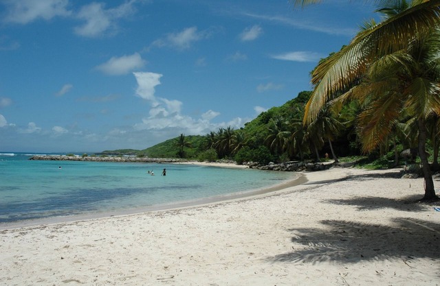 ANSE DES ROCHERS/VILLA CARAIBES 921/waterfront/5 people/WIFI